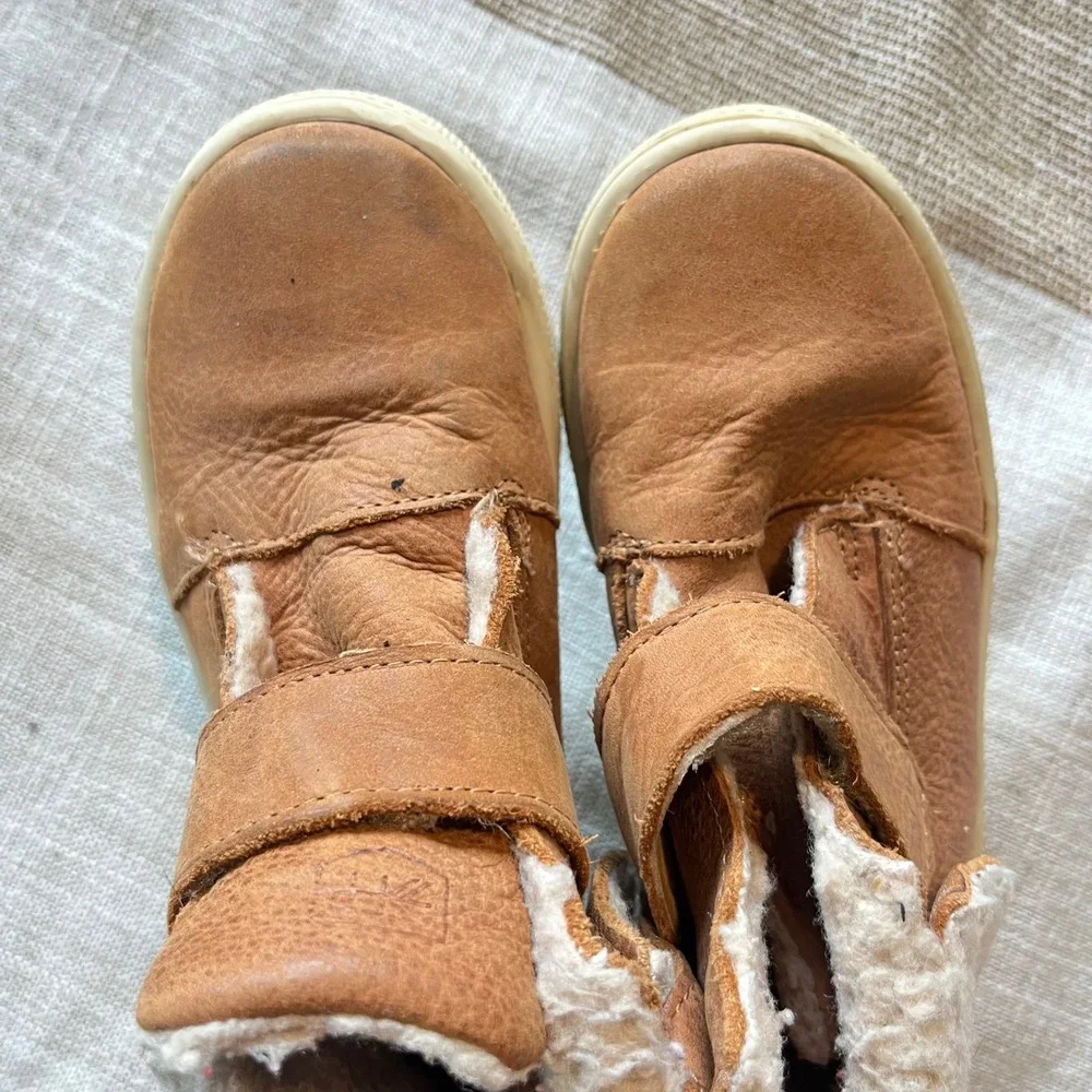 Freshly Picked Kids Tan Leather Shearling Lined Sneakers Size 9 US Toddler